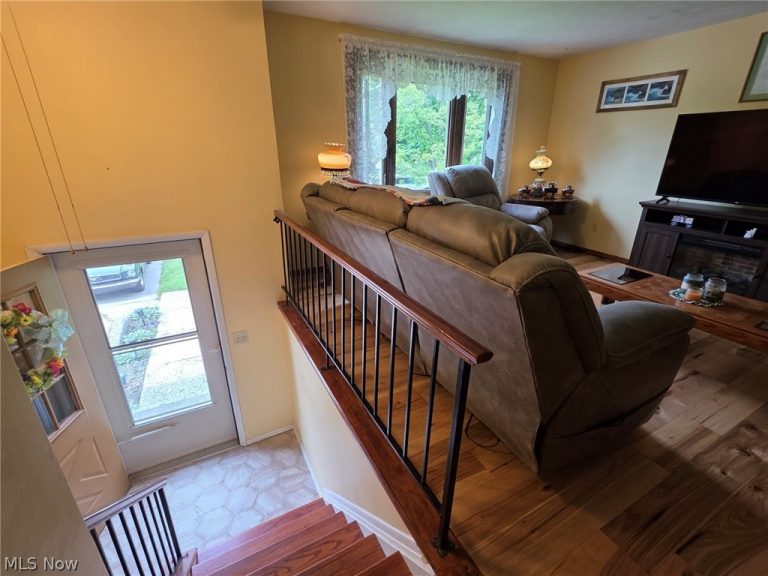 300 Montview Drive, Medina, OH - Photo 2
