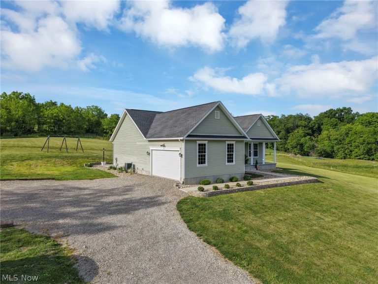 11505 Baird Road, Mount Perry, OH - Photo 3