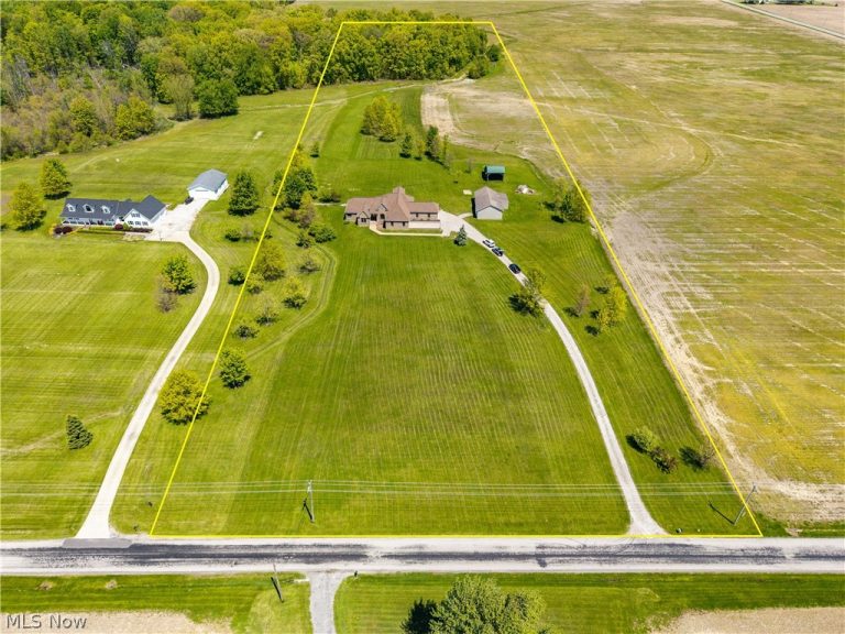 51488 Peck Wadsworth Road, Wellington, OH - Photo 2