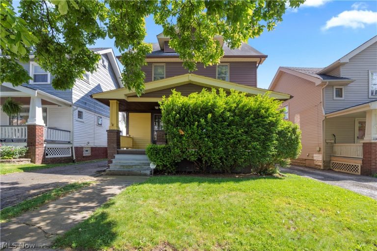 11301 Linnet Avenue, Cleveland, OH - Photo 2