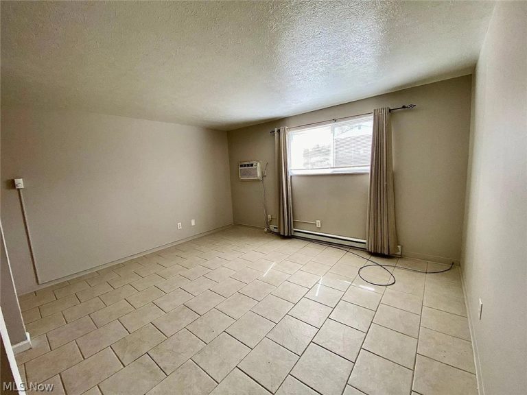 640 Shore Court, Vermilion, OH - Photo 2