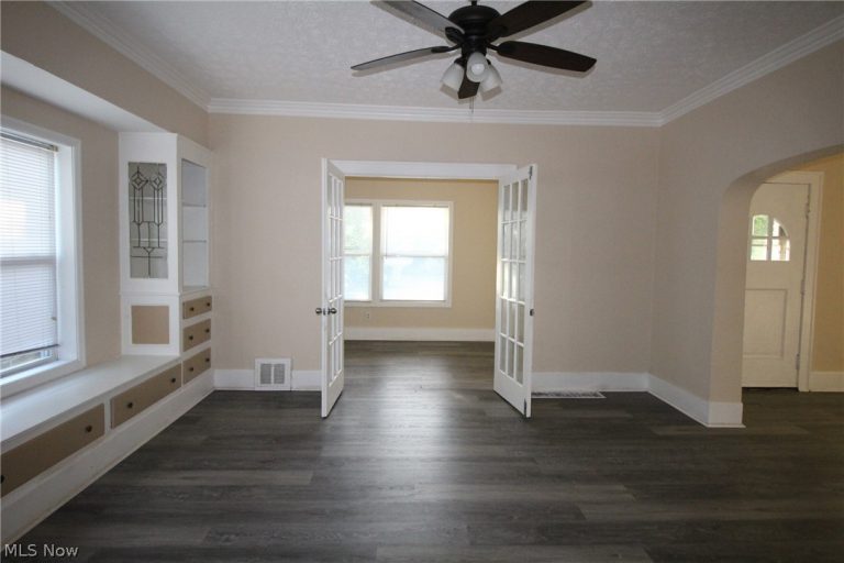 5757 Pearl Road, Parma, OH - Photo 5
