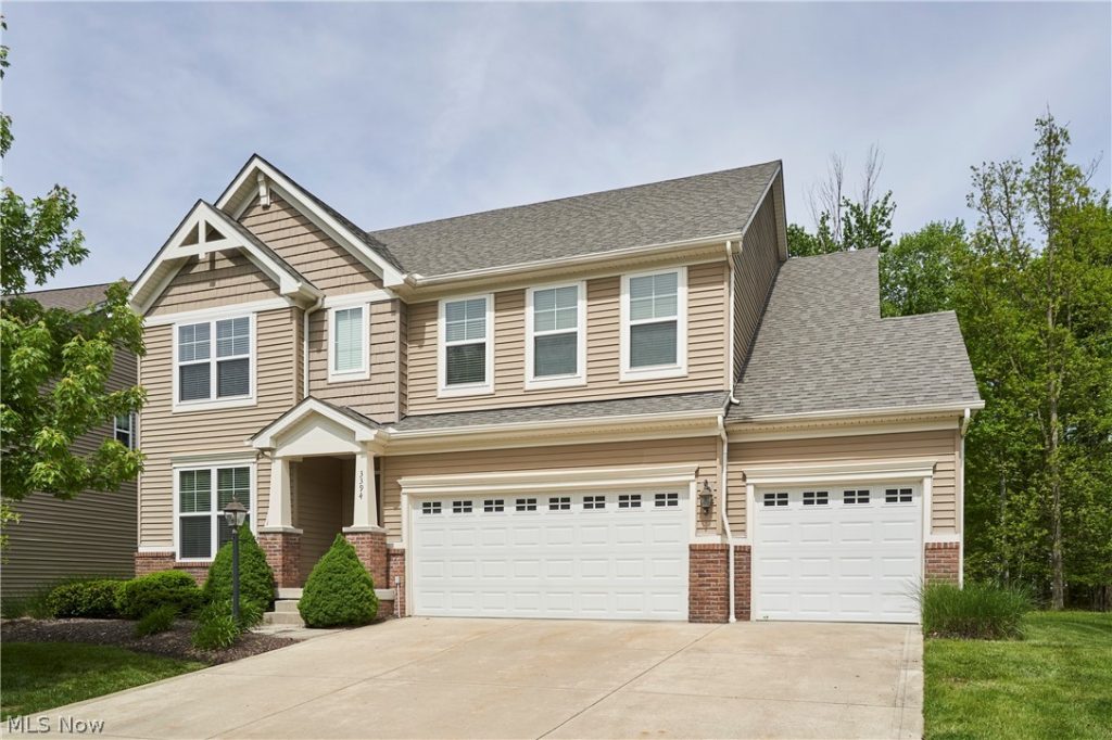 3394 Stillwood Boulevard, Stow, OH