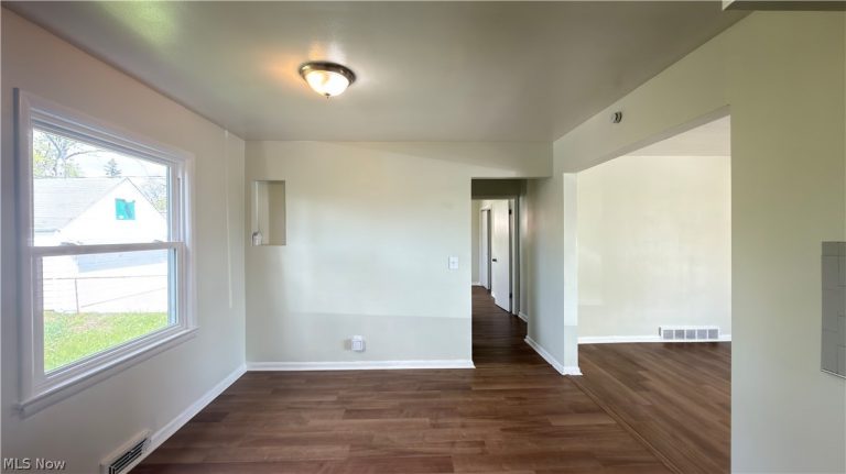 17115 Harvard Avenue, Cleveland, OH - Photo 4