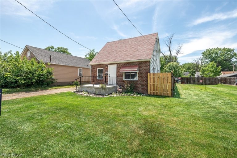 1926 Nichols Avenue, Lorain, OH - Photo 3