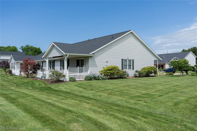 2765 Doral Circle, Massillon, OH - Photo 6
