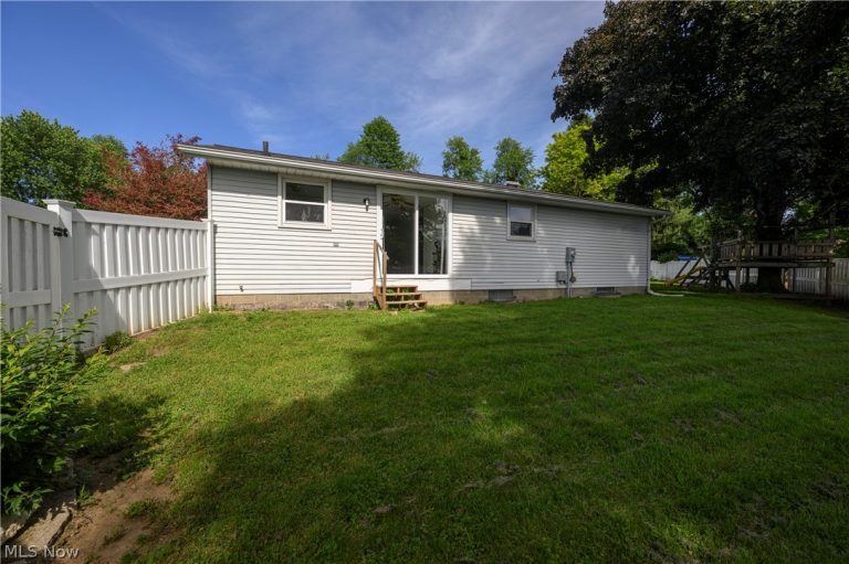 1310 Nottingham Square, Bolivar, OH - Photo 5