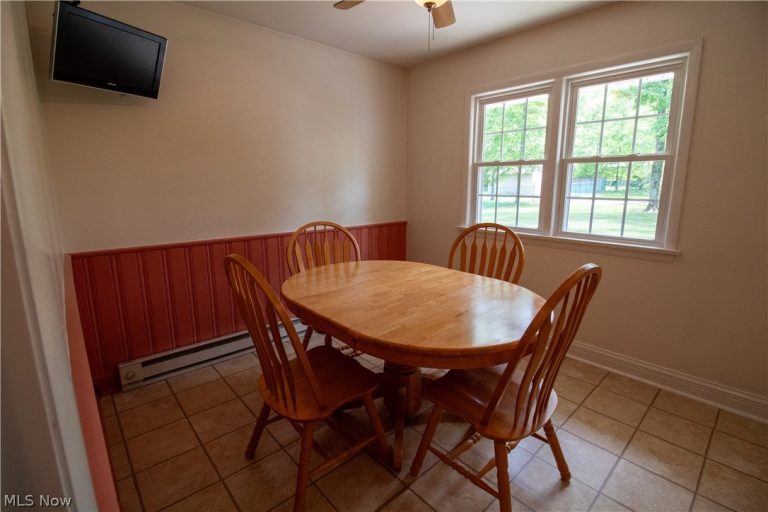 7308 Raccoon Hill Drive, Kirtland, OH - Photo 8
