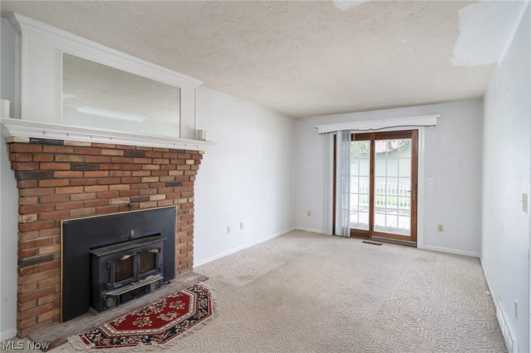 6908 Hidden Valley Drive, Amherst, OH - Photo 3