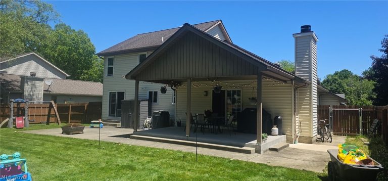 7674 Buchanan Drive, Youngstown, OH - Photo 4