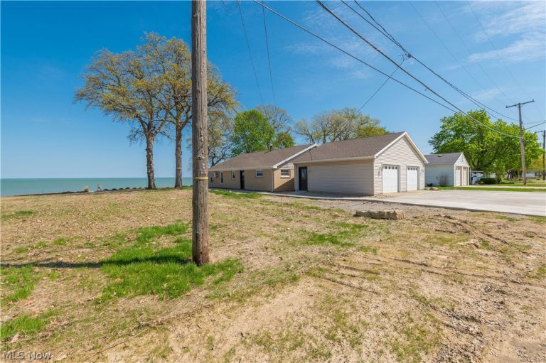 3842 Edgewater Drive, Vermilion, OH - Photo 2