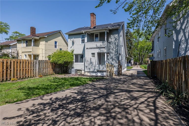 12708 Dove Avenue, Cleveland, OH - Photo 4