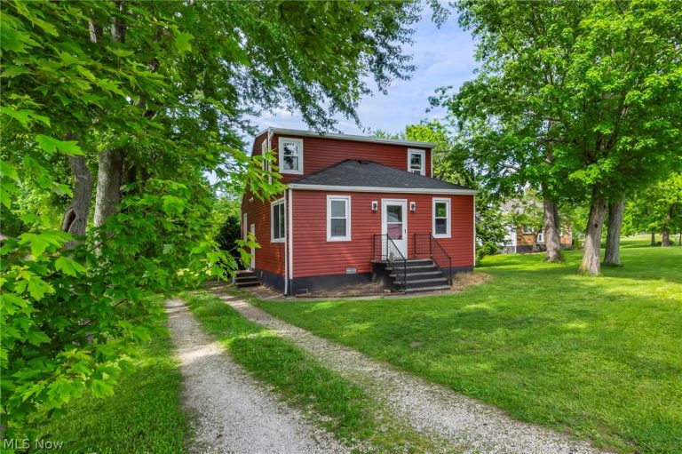 4927 Newton Falls Road, Ravenna, OH - Photo 3