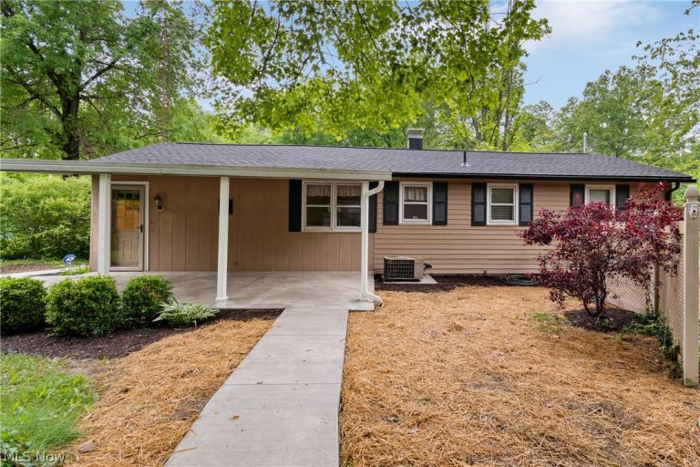13222 Atwater Avenue, Alliance, OH - Photo 5