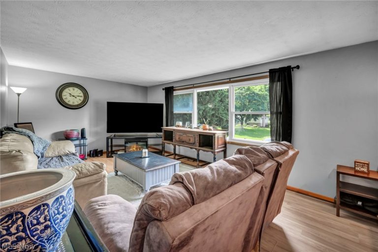 6321 Cardinal Hill, North Canton, OH - Photo 8