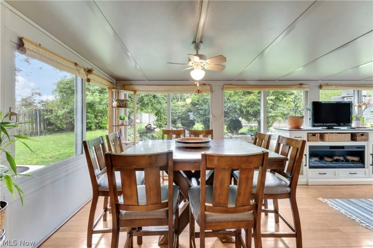 8704 Columbia Road, Olmsted Falls, OH - Photo 6
