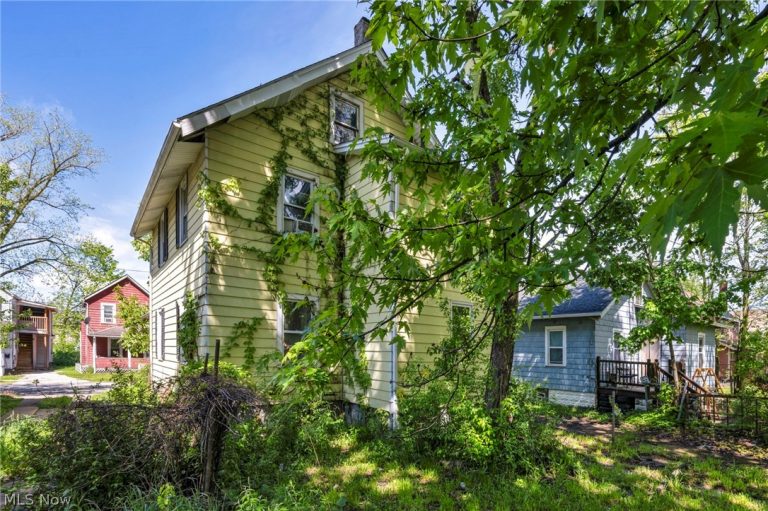 132 Irondale Street, Elyria, OH - Photo 5