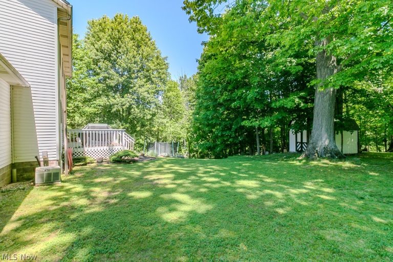 647 Robin Drive, Eastlake, OH - Photo 3