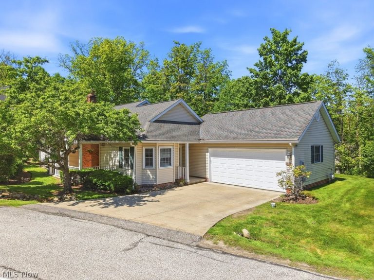 1715 Windrow Lane, Broadview Heights, OH, 44147