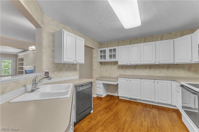 29 Community Drive, Avon Lake, OH - Photo 4