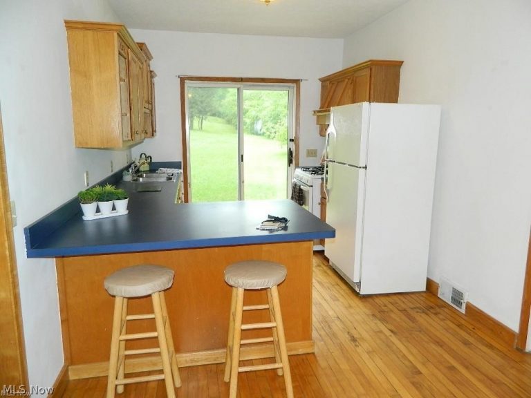 11754 Lakeland Drive, Newbury, OH - Photo 4