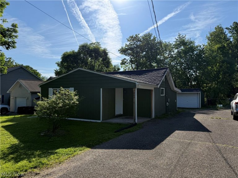 865 East Boulevard, Aurora, OH - Photo 3