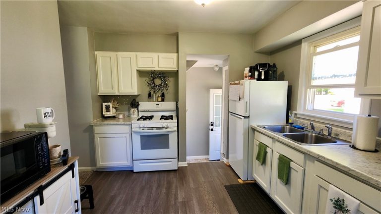 1328 Myrtle Avenue, Ashtabula, OH - Photo 4