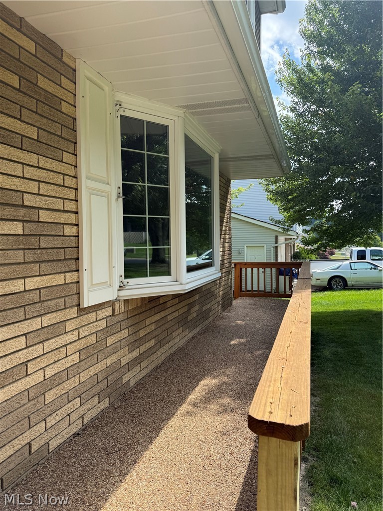9812 Vienna Drive, Parma, OH - Photo 5