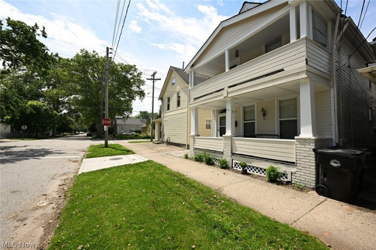 2116 32nd Street, Cleveland, OH - Photo 3
