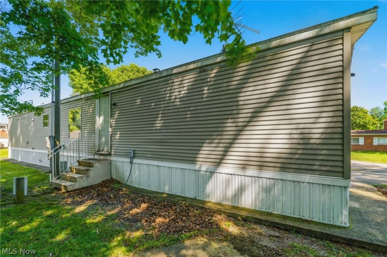 3354 Hilton Street #4, Massillon, OH - Photo 2