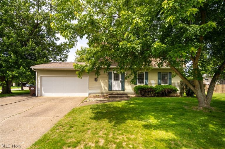 6908 Hidden Valley Drive, Amherst, OH, 44001
