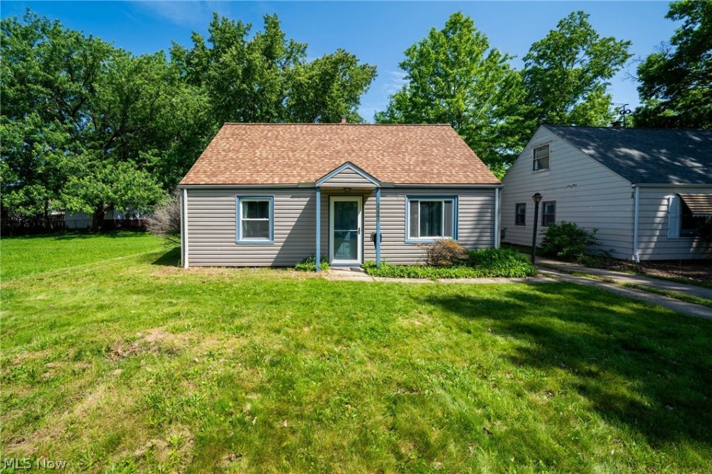 23861 Colbourne, Euclid, OH
