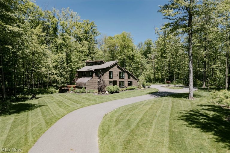 17138 Wood Acre Trail, Chagrin Falls, OH, 44023