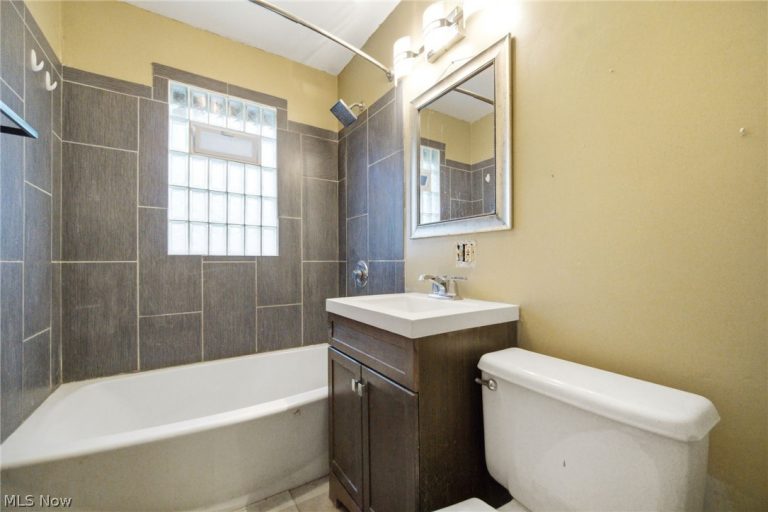 2670 Robindale Avenue, Akron, OH - Photo 4