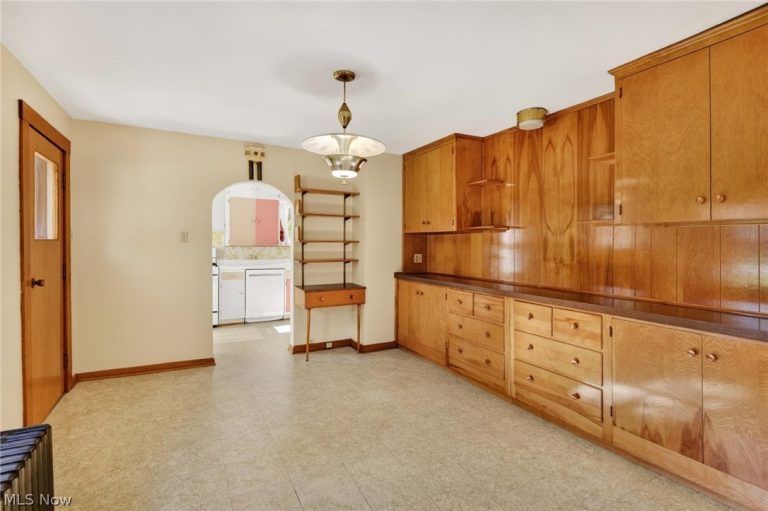 2690 Canfield Niles Road, Youngstown, OH - Photo 2