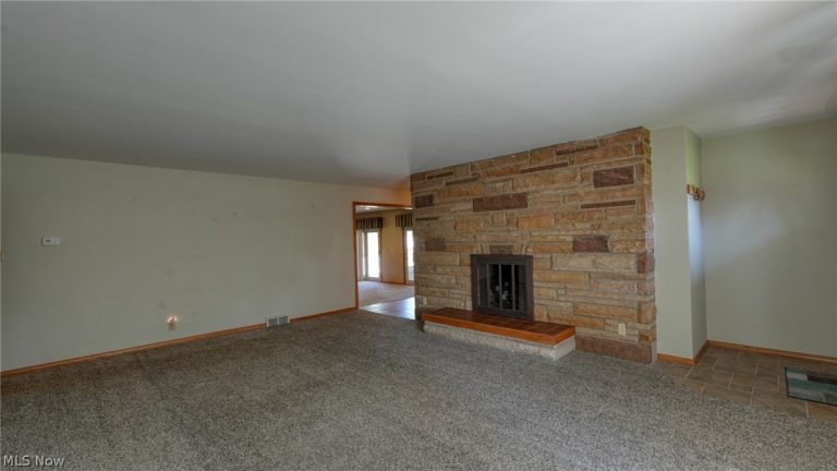 3955 Frazeysburg Road, Zanesville, OH - Photo 3