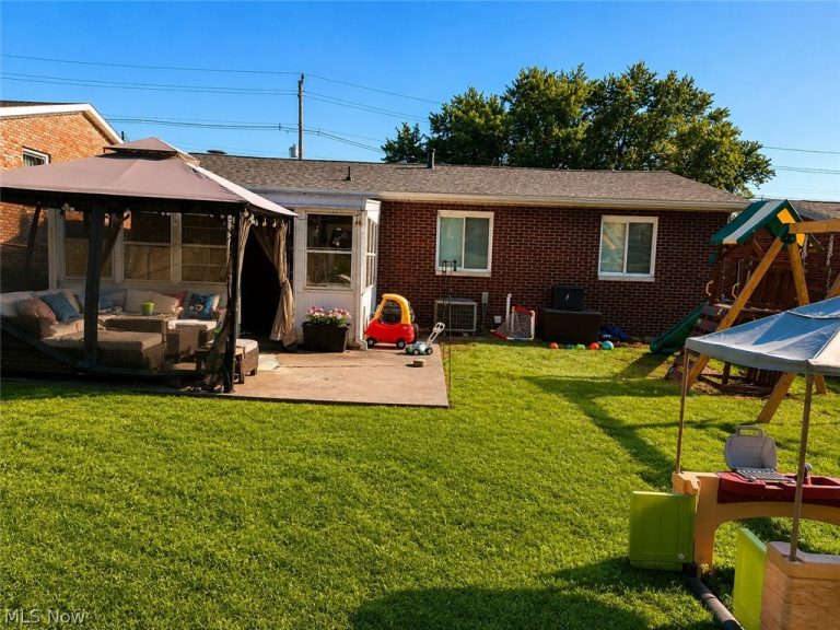 1121 21st Street, Vienna, WV - Photo 4