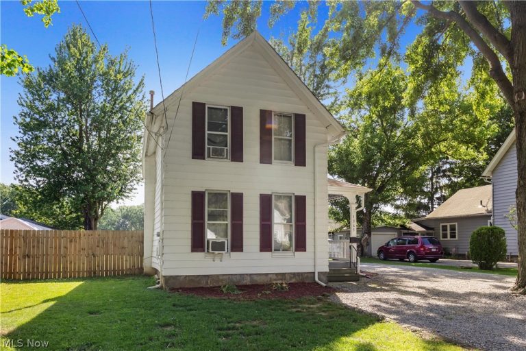 1365 East Avenue, Elyria, OH - Photo 2