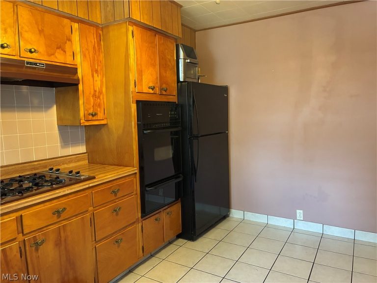 1023 South Street, Niles, OH - Photo 4