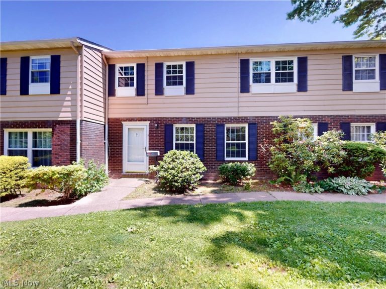 8240 Deepwood Boulevard #7-2, Mentor, OH, 44060