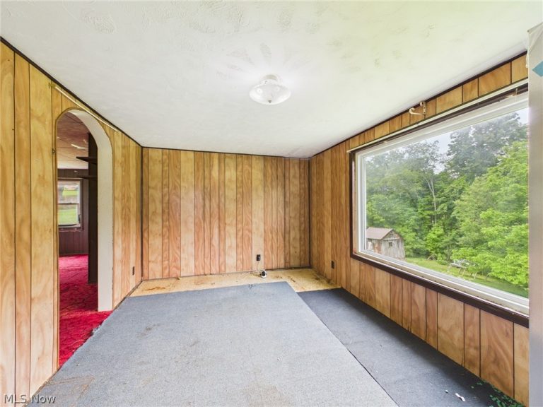 1086 Pleasant Ridge Road, Sistersville, WV - Photo 8