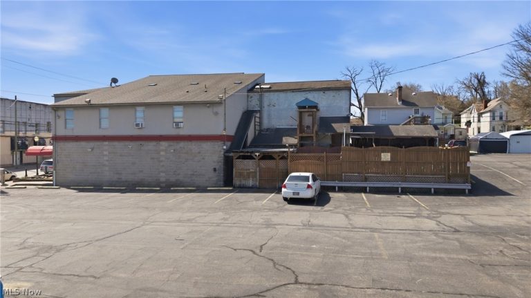 805 7th Street, Parkersburg, WV - Photo 3