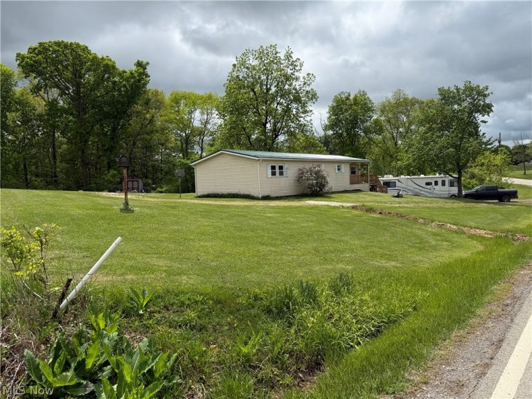 54552 Sarahsville Road, Senecaville, OH - Photo 4