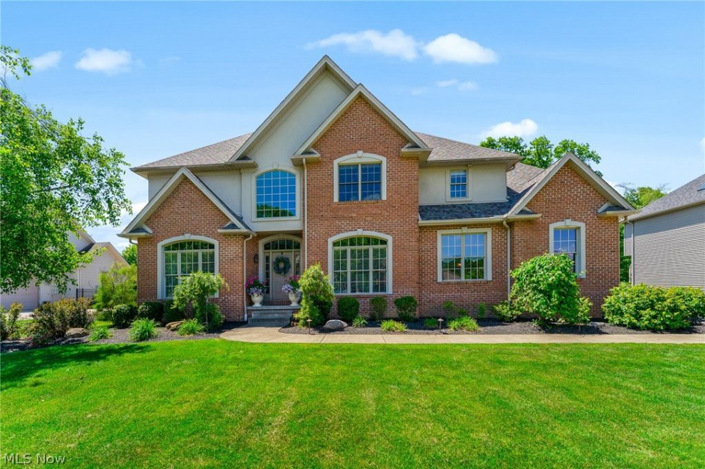 1325 Fox Den Trail, Canfield, OH