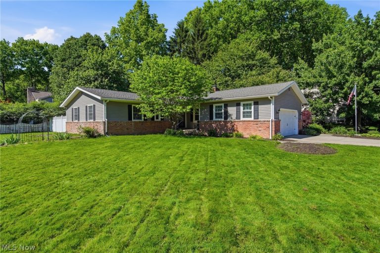 1484 Woodlake Boulevard, Stow, OH, 44224