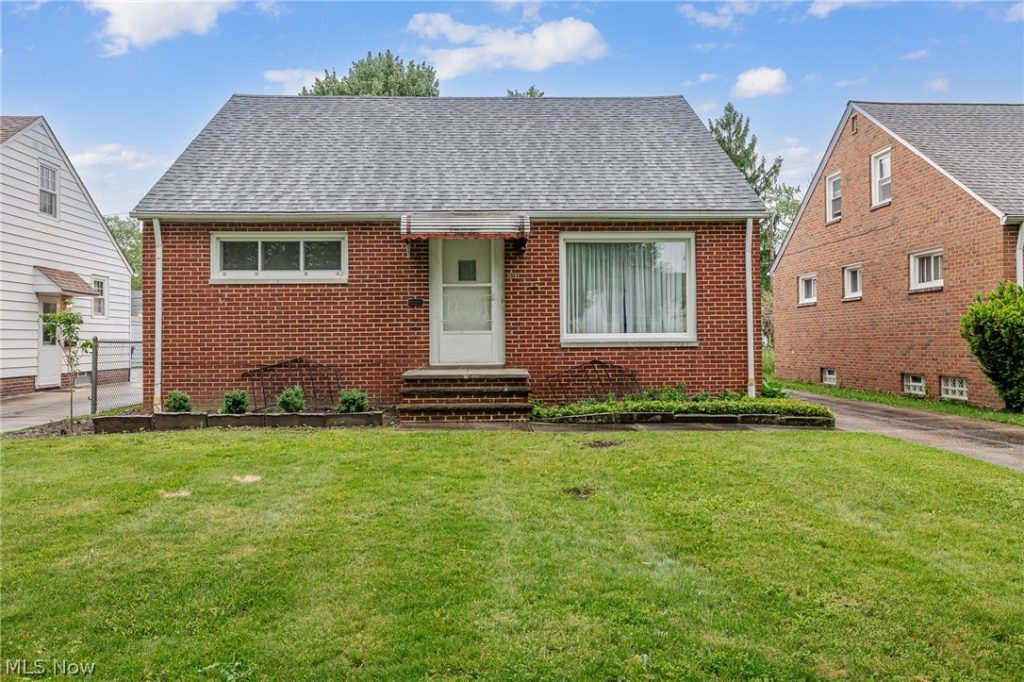 5670 Cherokee Drive, Lyndhurst, OH