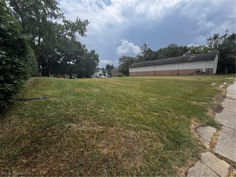 444 Sumner Street, Akron, OH - Photo 3