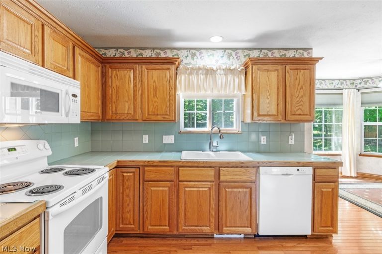 1179 Vineyard Drive, Medina, OH - Photo 5