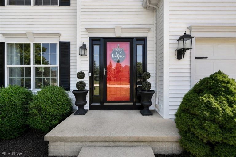 33275 Ambleside Drive, Avon Lake, OH - Photo 2