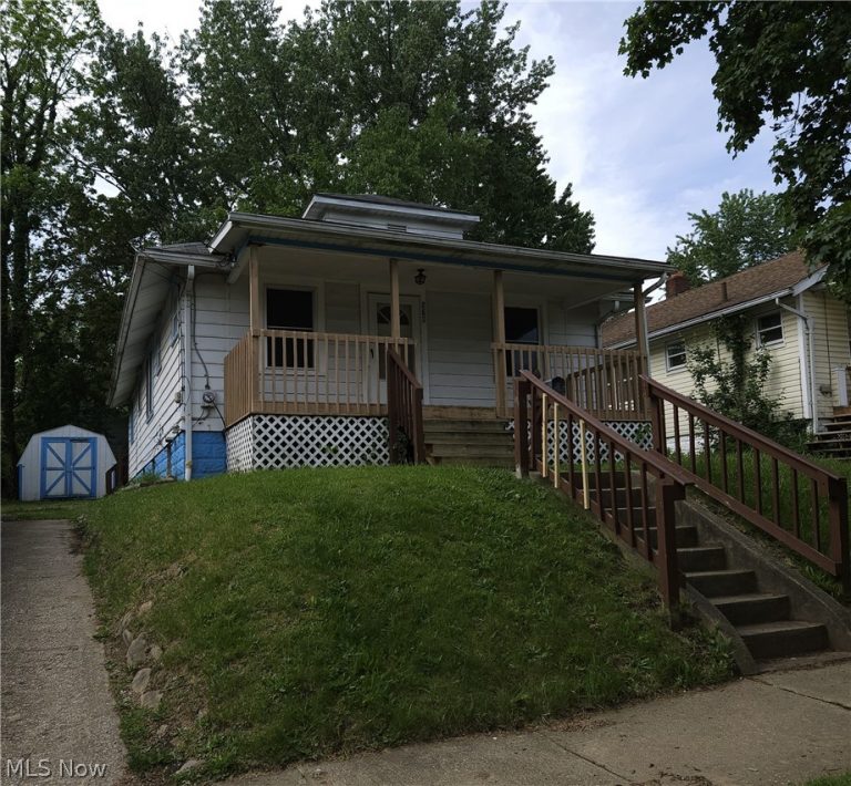 578 Plum Avenue, Akron, OH - Photo 2